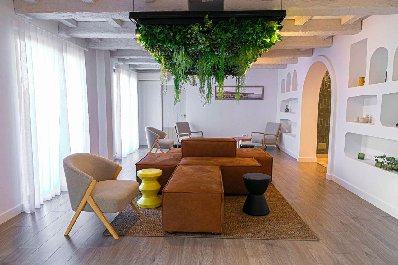Lombina Hotel 3*